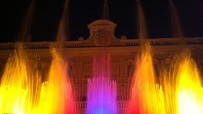 Fontane danzanti: lo spettacolo d' acqua e fuoco a ritmo di musica Fontane danzanti: lo spettacolo d' acqua e fuoco a ritmo di musica