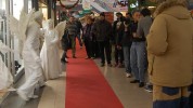 Spettacolo di animazione itinerante e musicale con bianche statue viventi di Angeli mimi artisti di strada - Prestige Eventi