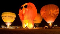 Spettacoli di mongolfiere illuminate a ritmo di musica - Prestige Eventi