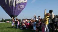 Tethered balloon ride