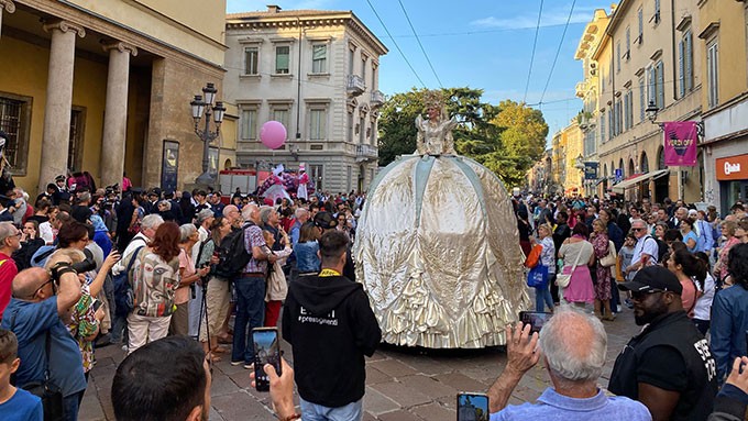 Spettacolo Musicale Itinerante Note In Rosa al Festival Verdi di Parma