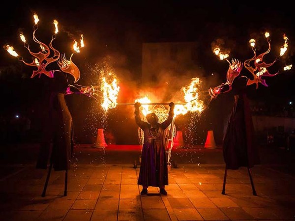 Spettacolo originale per feste di piazza - Prestige Eventi