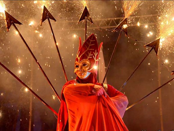 Spettacolo originale per feste di piazza - Prestige Eventi