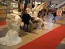 Artisti mimi di strada e Angeli di Natale, lo spettacolo itinerante di statue viventi - Prestige Eventi