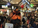 Spectacle de rue de sorcières sur échasses 